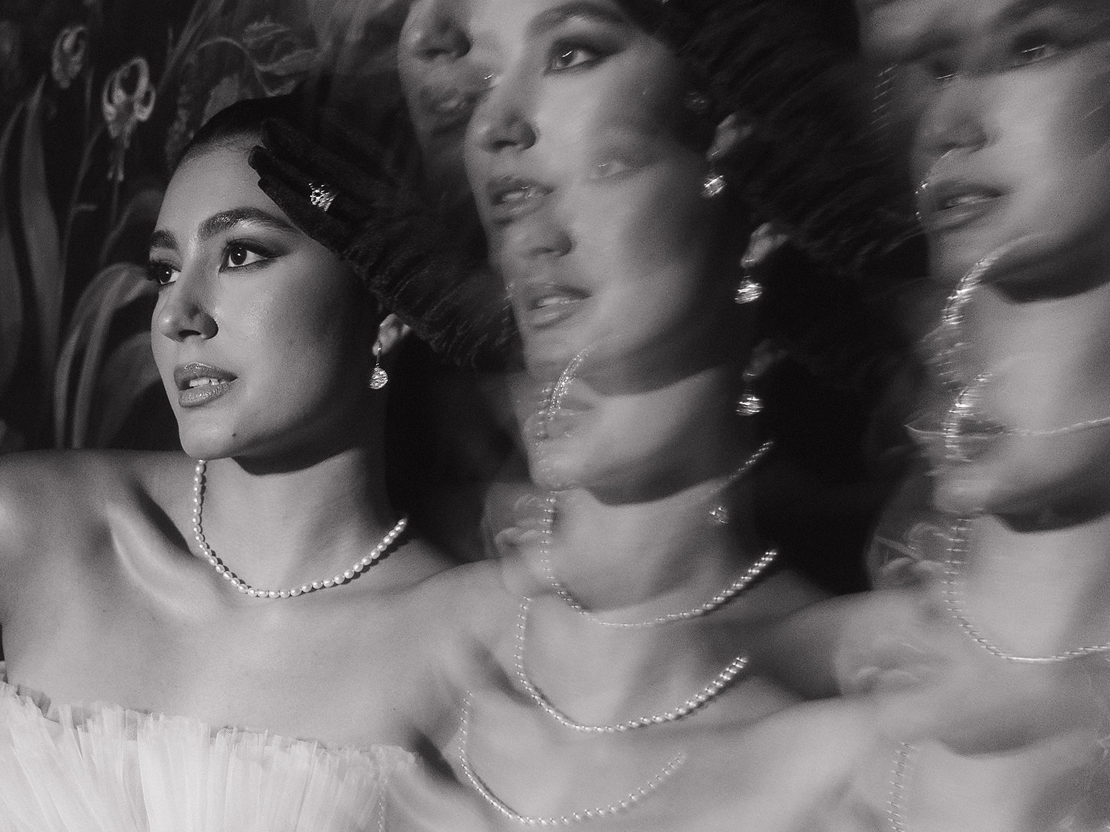 Black and white artistic photo of a bride posing for a fashion editorial in Seattle.